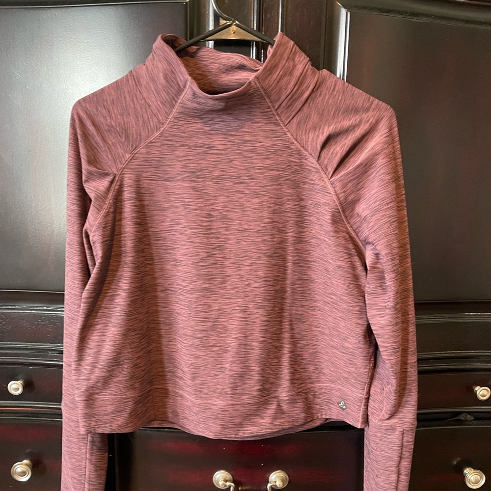 Prana long sleeve crop top. Size Large. Very stretchy.